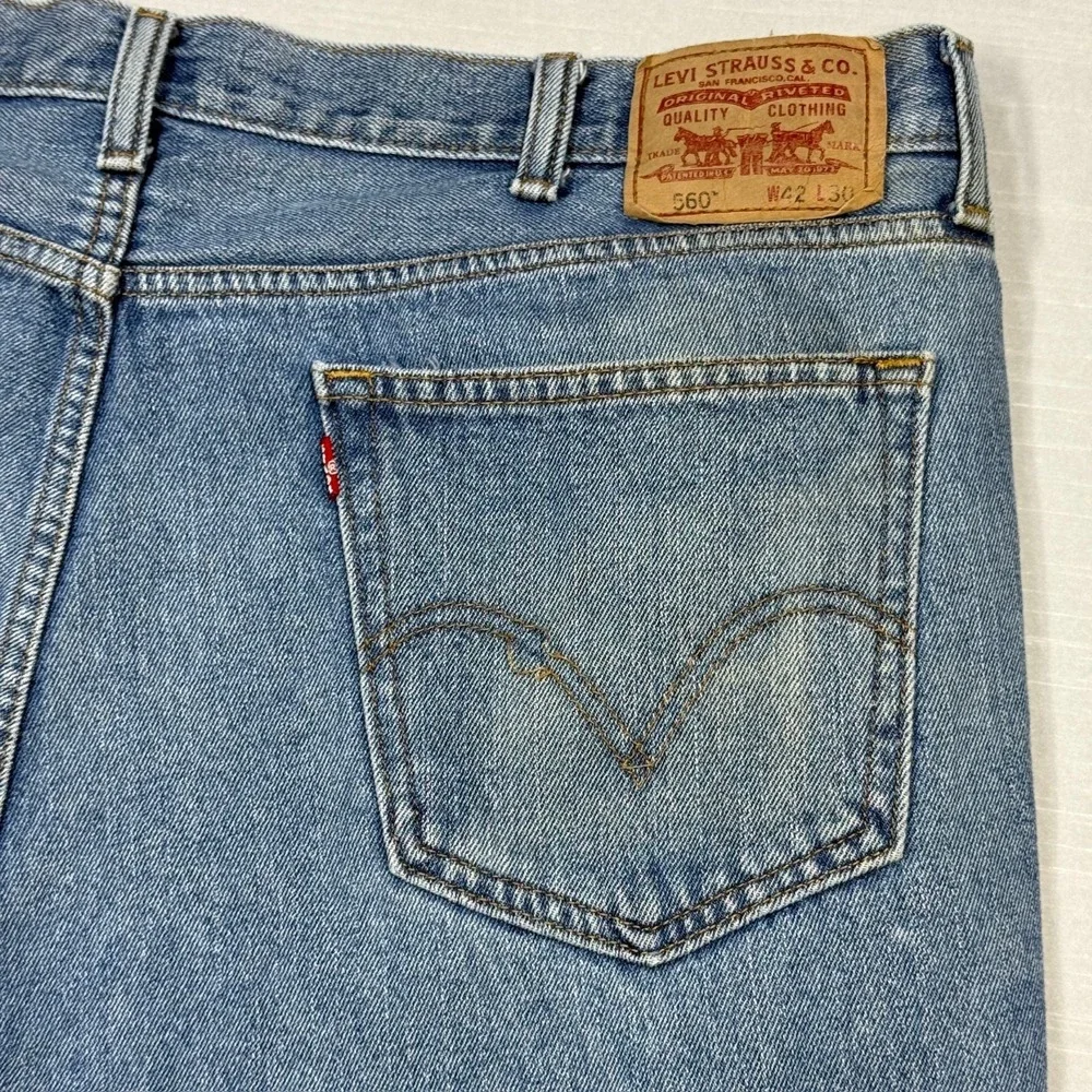 Levi's 560 Comfort Fit Jeans Mens 42x30 Blue Denim Light Wash Distressed Stained